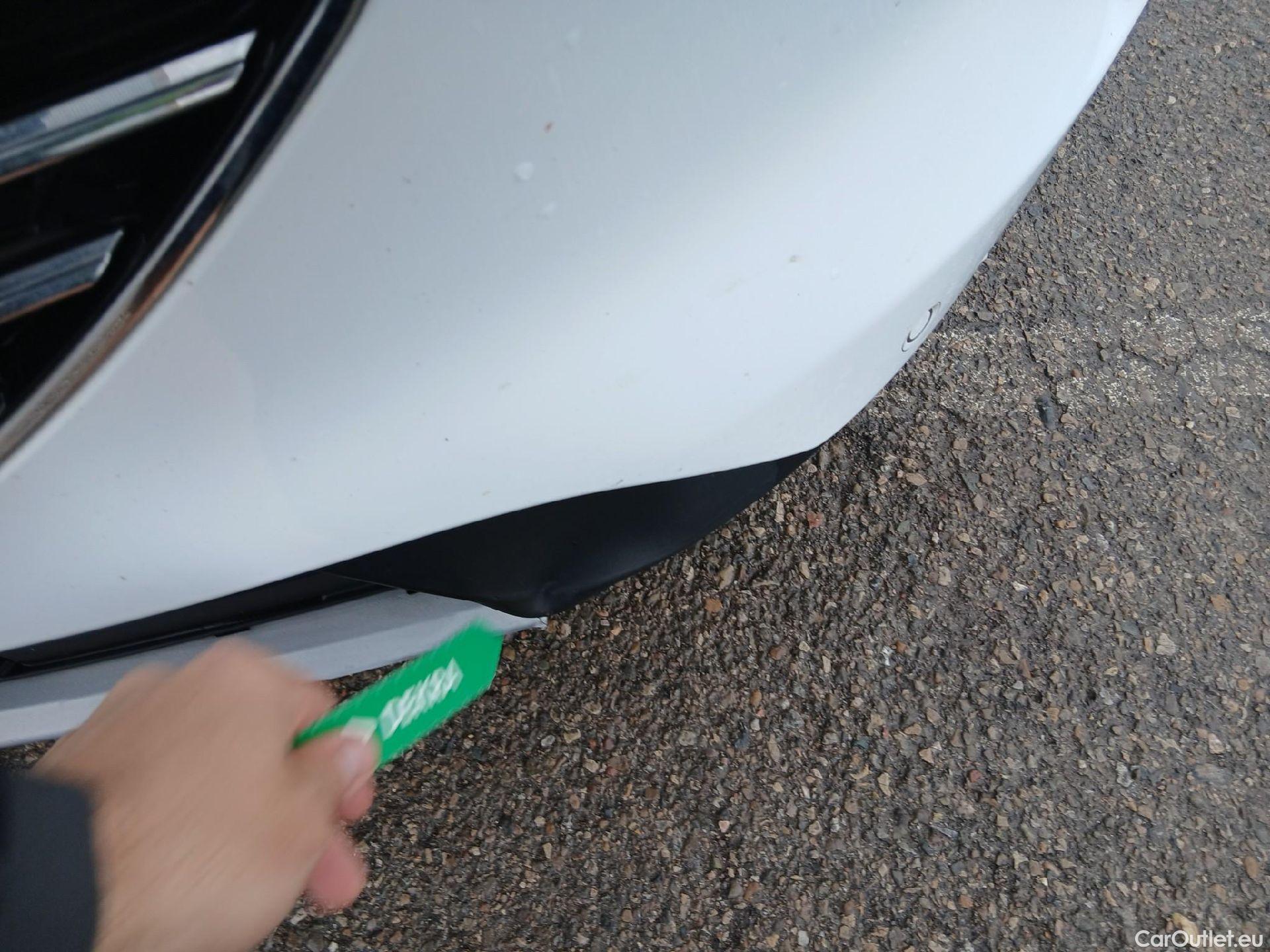  Ford  Kuga FORD  / 2019 / 5P / todoterreno Titanium 1.5T EcoBoost 88kW (120CV) #4