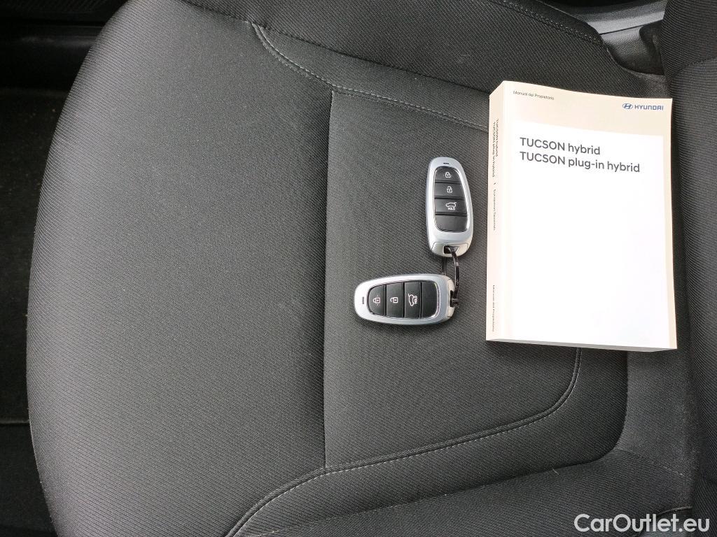  Hyundai  Tucson HYUNDAI  / 2020 / 5P / todoterreno 1.6 TGDI 169kW HEV Tecno Auto 2C #4