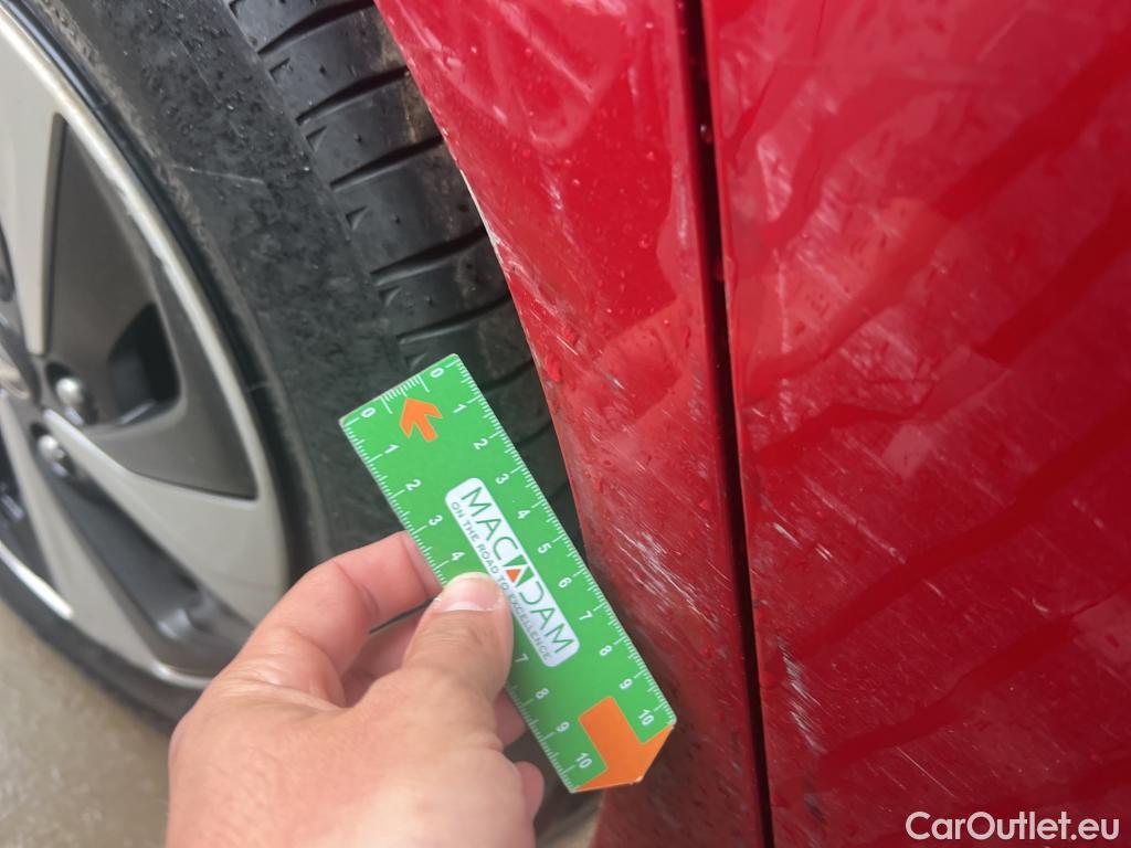  Hyundai   Ioniq HYUNDAI / 2016 / 5P / berlina con portón 1.6 GDI HEV Klass DT #6