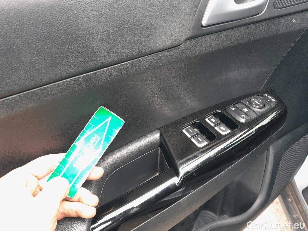  KIA  Sportage KIA  / 2018 / 5P / todoterreno 1.6 MHEV Black Edition 100kW (136CV) 4x2(SP) #13