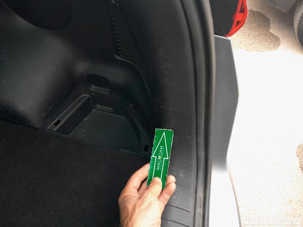  KIA  Sportage KIA  / 2018 / 5P / todoterreno 1.6 MHEV Black Edition 100kW (136CV) 4x2(SP) #18