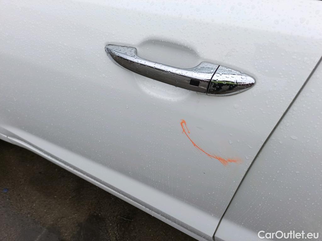  Hyundai  i10 HYUNDAI  / 2020 / 5P / berlina con portón 1.2 Tecno AT 2C #4