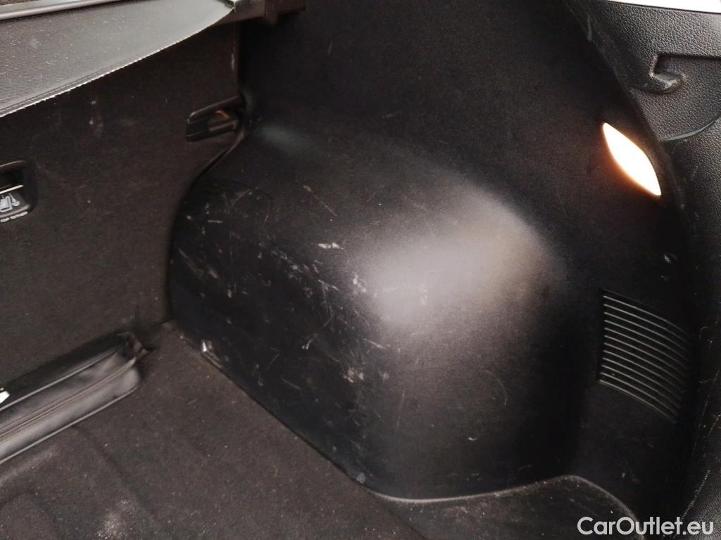  KIA  Niro KIA  / 2019 / 5P / crossover 1.6 GDi HEV 104kW (141CV) Drive #5