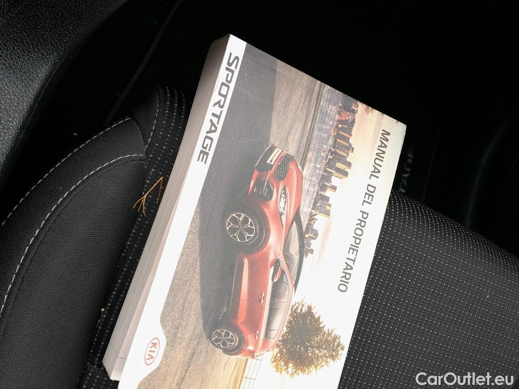  KIA  Sportage KIA  / 2018 / 5P / todoterreno 1.6 MHEV Black Edition 100kW (136CV) 4x2(SP) #12