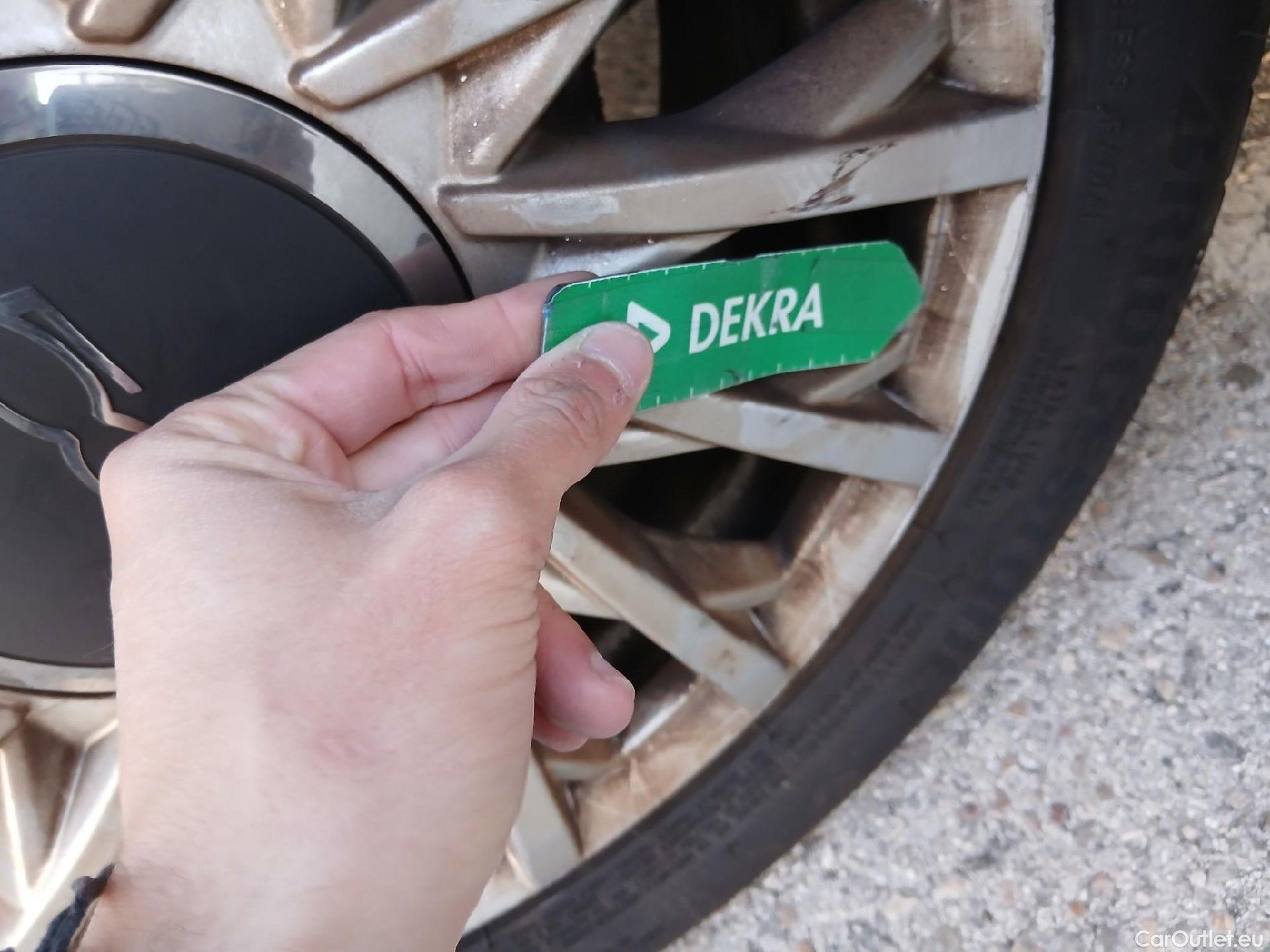  Fiat  500 FIAT  / 2015 / 3P / berlina con portón Lounge 1.2 8v 51KW (69 CV) (AC) #12