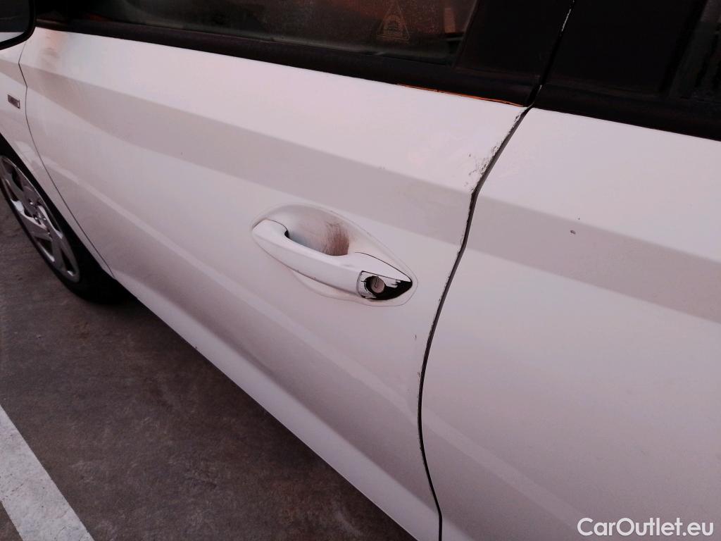  Hyundai  i20 HYUNDAI  / 2020 / 5P / berlina con portón 1.0 TGDI 74kW (100CV) 48V Essence #17