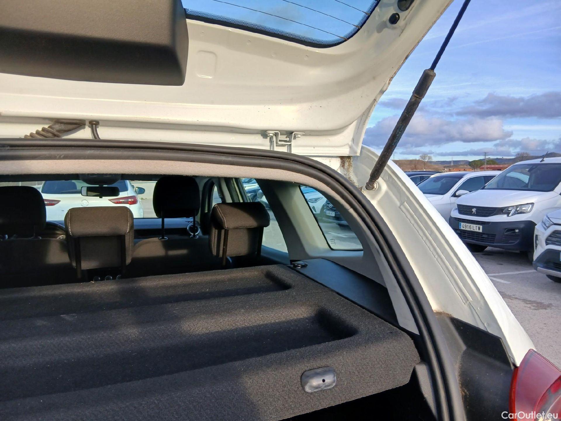  Dacia  Duster DACIA  / 2018 / 5P / todoterreno Comfort Blue dCi 85kW (115CV) 4X4 #50