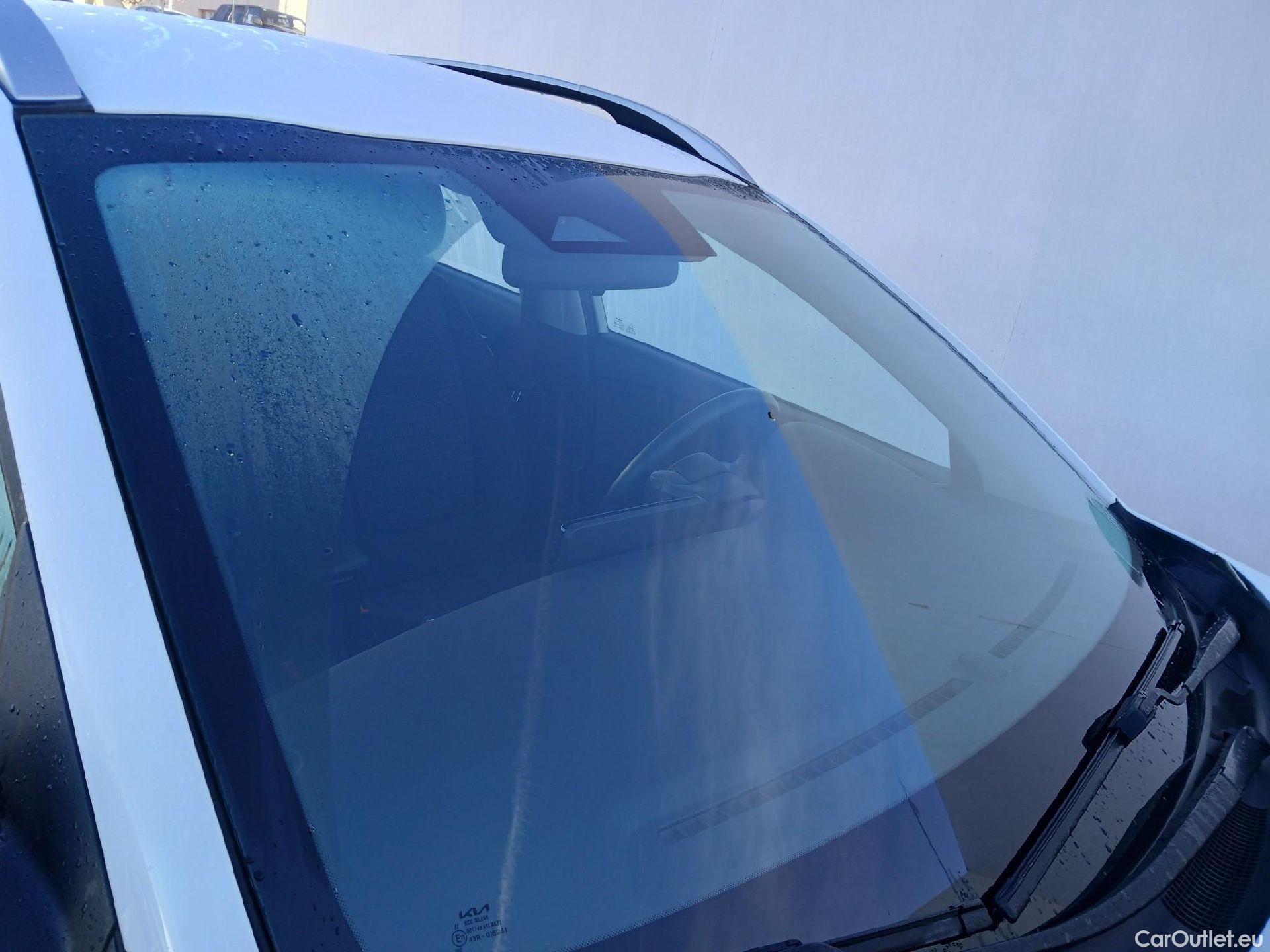  KIA  STONIC KIA  / 2017 / 5P / todoterreno 1.0 T-GDi 74kW (100CV) MHEV iMT Drive #2