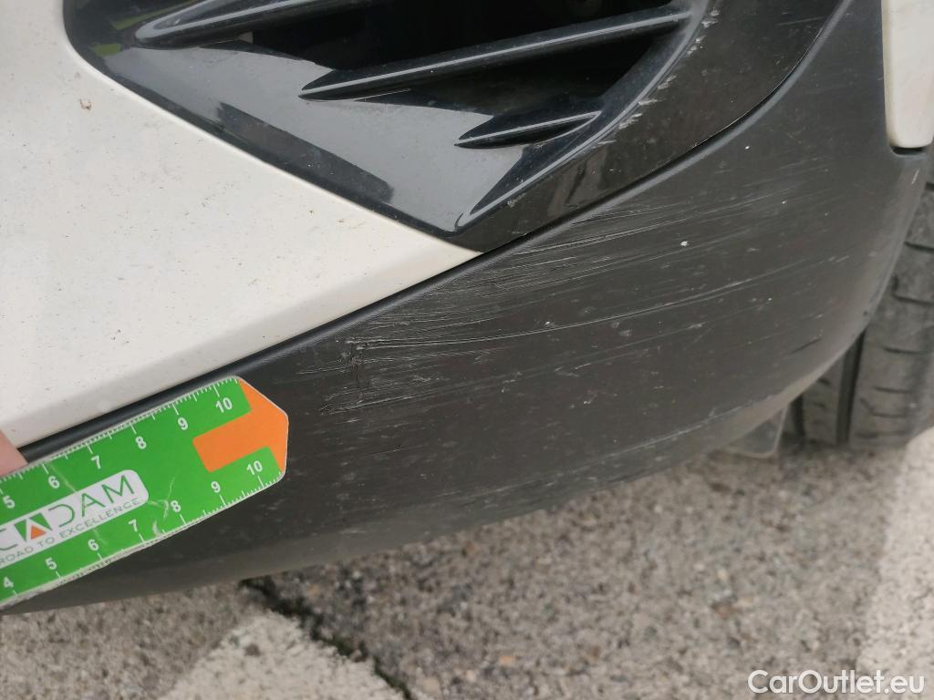  Peugeot  2008 PEUGEOT  / 2019 / 5P / todoterreno Active Puretech 100 S&S BVM6 #24