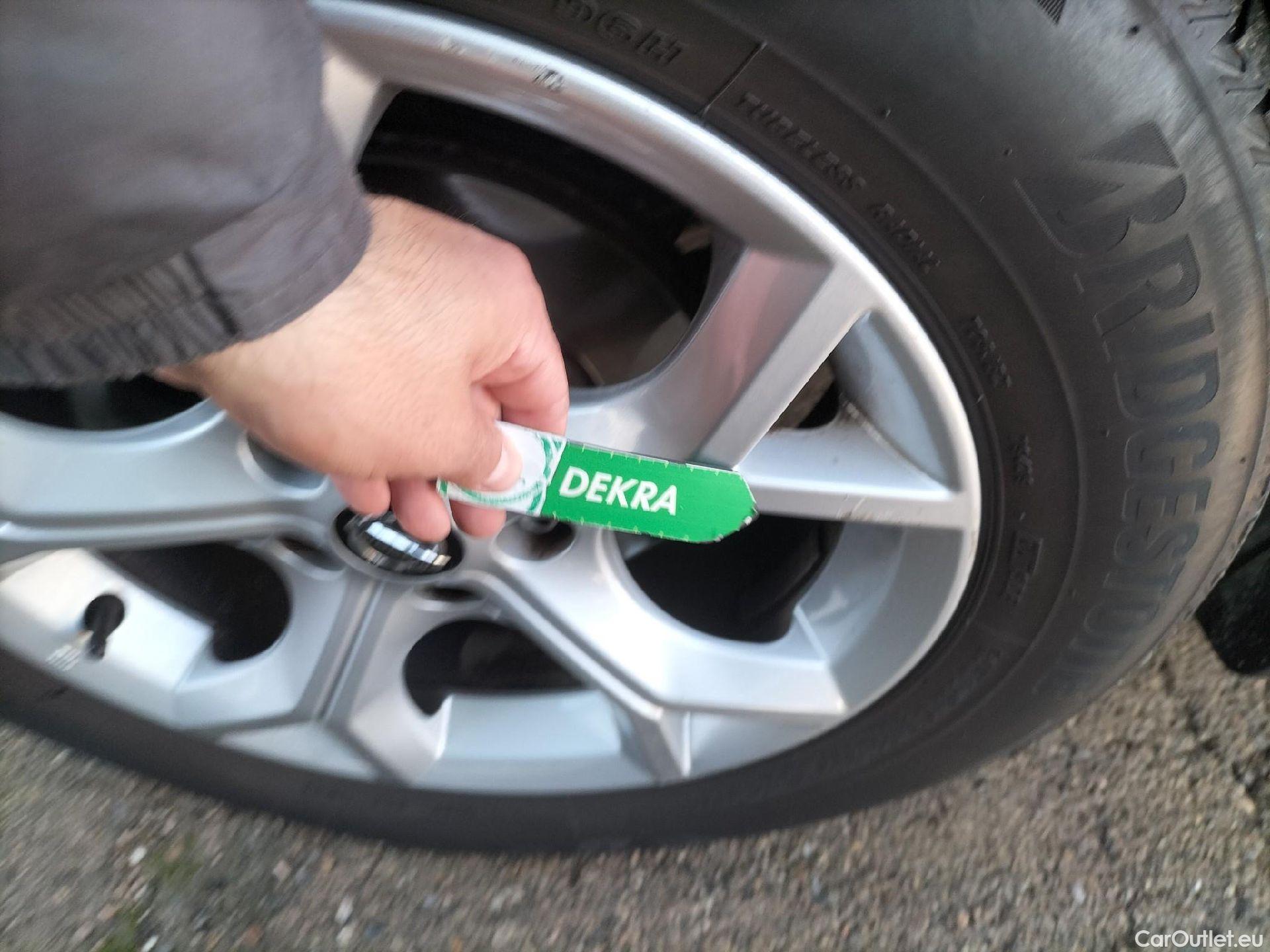  Nissan  Juke NISSAN  / 2019 / 5P / crossover DIG-T 84 kW (114 CV) DCT 7 V N-Connecta (AC2) #10