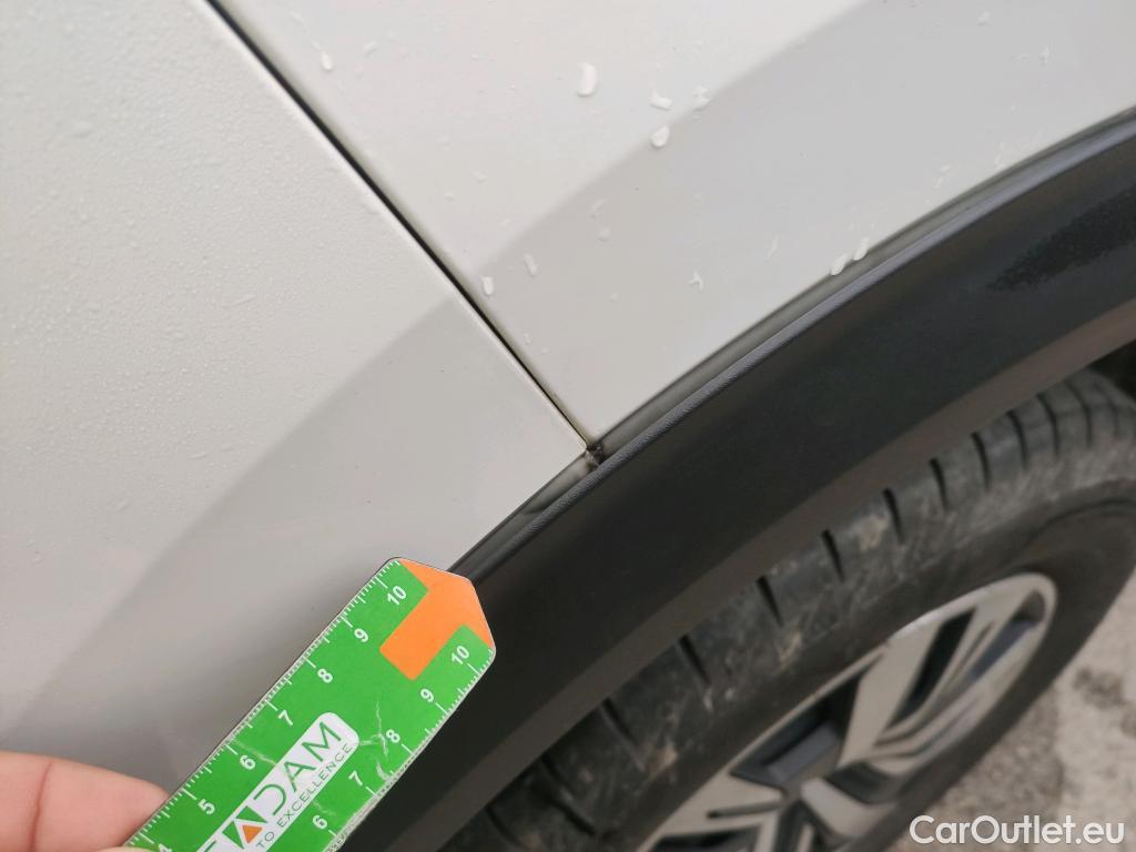  Peugeot  2008 PEUGEOT  / 2019 / 5P / todoterreno Active Puretech 100 S&S BVM6 #30