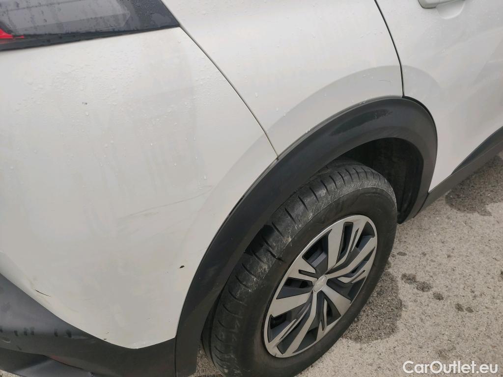  Peugeot  2008 PEUGEOT  / 2019 / 5P / todoterreno Active Puretech 100 S&S BVM6 #29