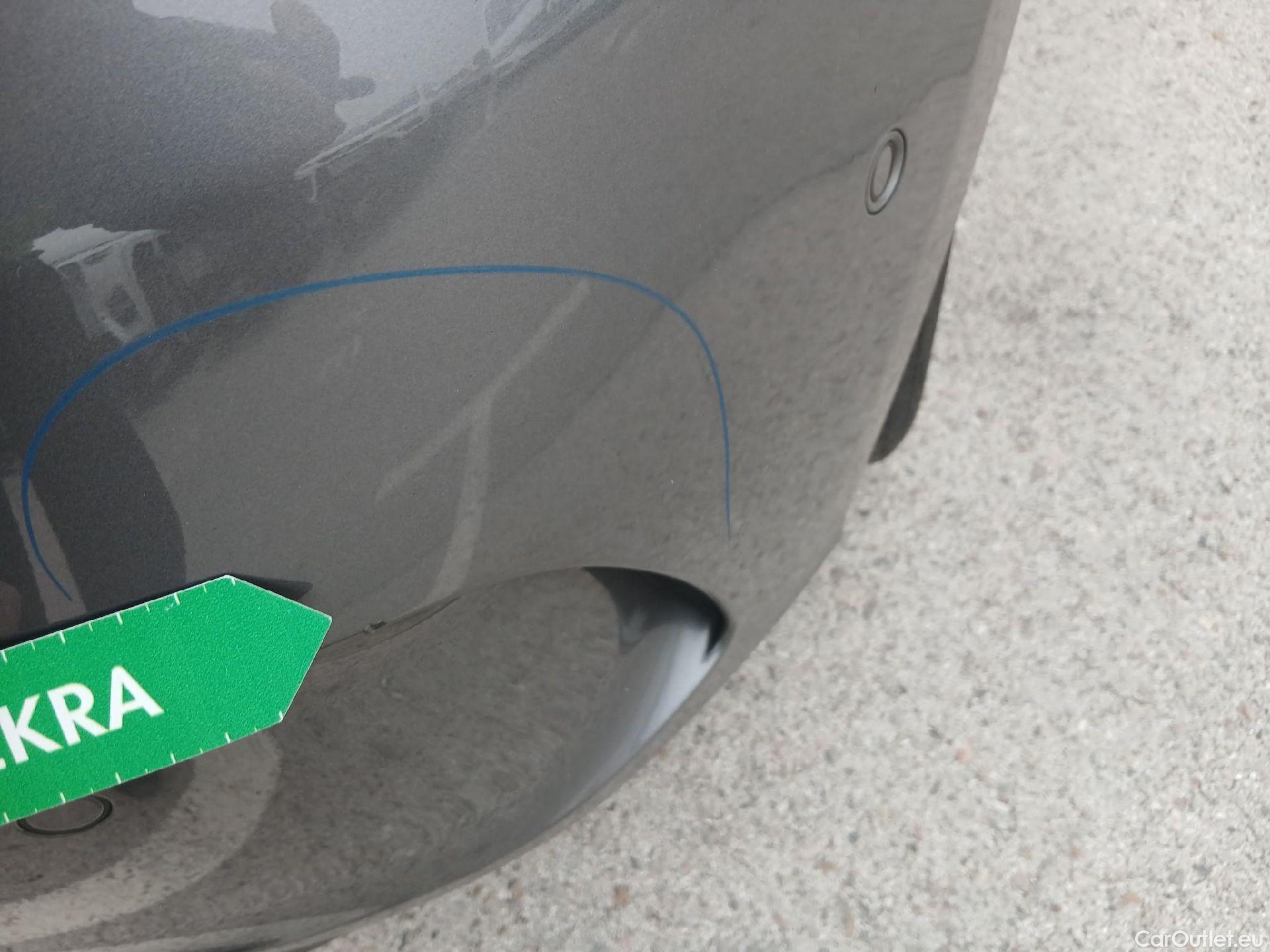  Mercedes  A-Klasse MERCEDES-BENZ Clase A / 2018 / 5P / berlina con portón A 200 #31