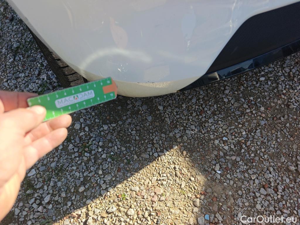  Nissan  Micra NISSAN  / 2017 / 5P / berlina con portón IG-T 68 kW (92 CV) E6D-F N-Design Black #11