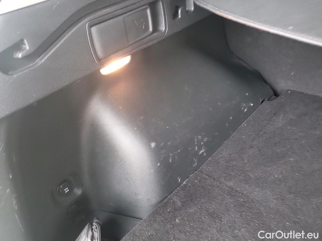  KIA  Sportage KIA  / 2022 / 5P / todoterreno 1.6 T-GDi 110kW (150CV) Drive 4x2 #3