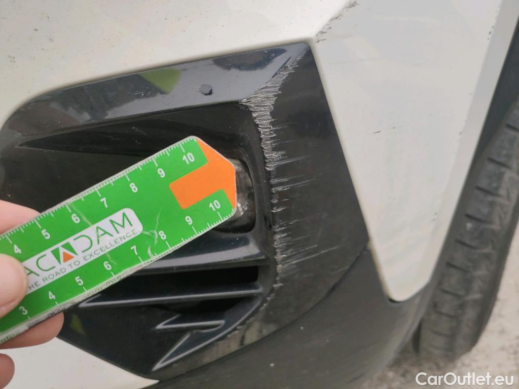  Peugeot  2008 PEUGEOT  / 2019 / 5P / todoterreno Active Puretech 100 S&S BVM6 #22