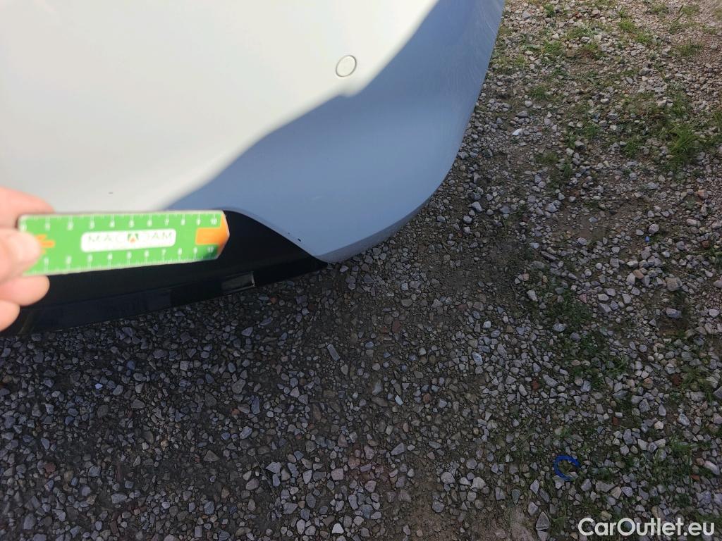  Nissan  Micra NISSAN  / 2017 / 5P / berlina con portón IG-T 68 kW (92 CV) E6D-F N-Design Black #13