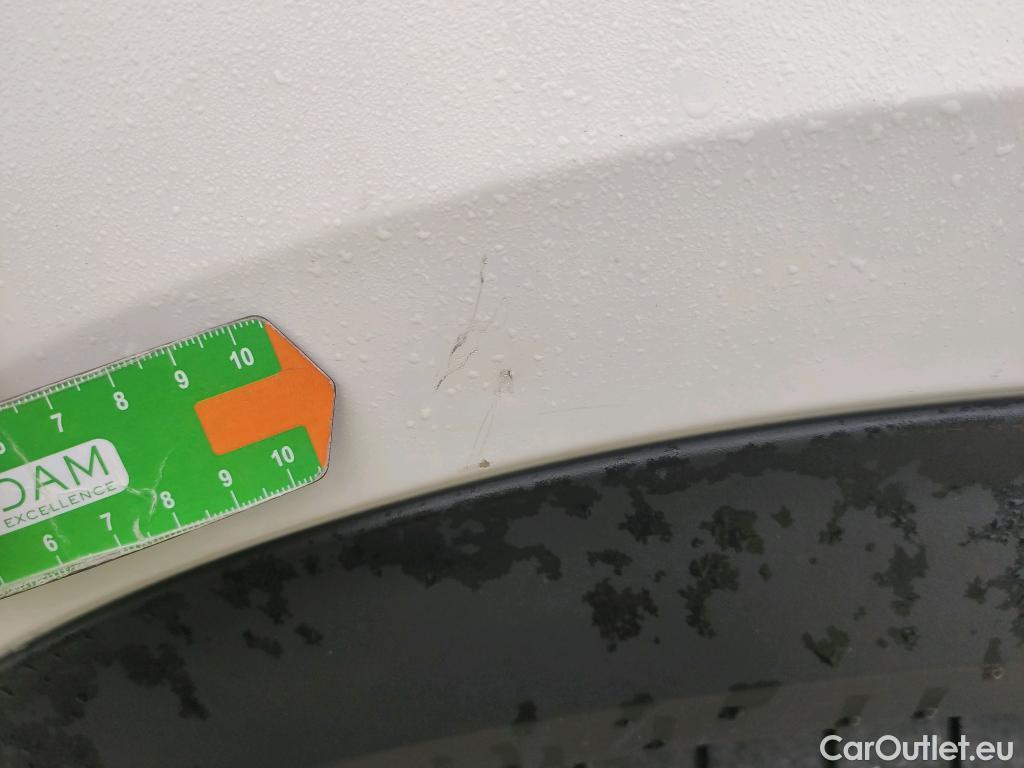  Peugeot  2008 PEUGEOT  / 2019 / 5P / todoterreno Active Puretech 100 S&S BVM6 #12