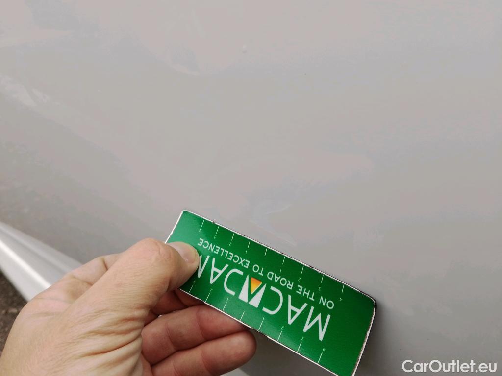  Peugeot  208 PEUGEOT  / 2019 / 5P / berlina con portón BlueHDi 73kW (100CV) Active Pack (AC) #7