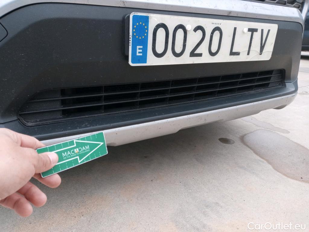  Toyota  RAV4 TOYOTA  / 2018 / 5P / todoterreno 2.5l 220H Advance #8