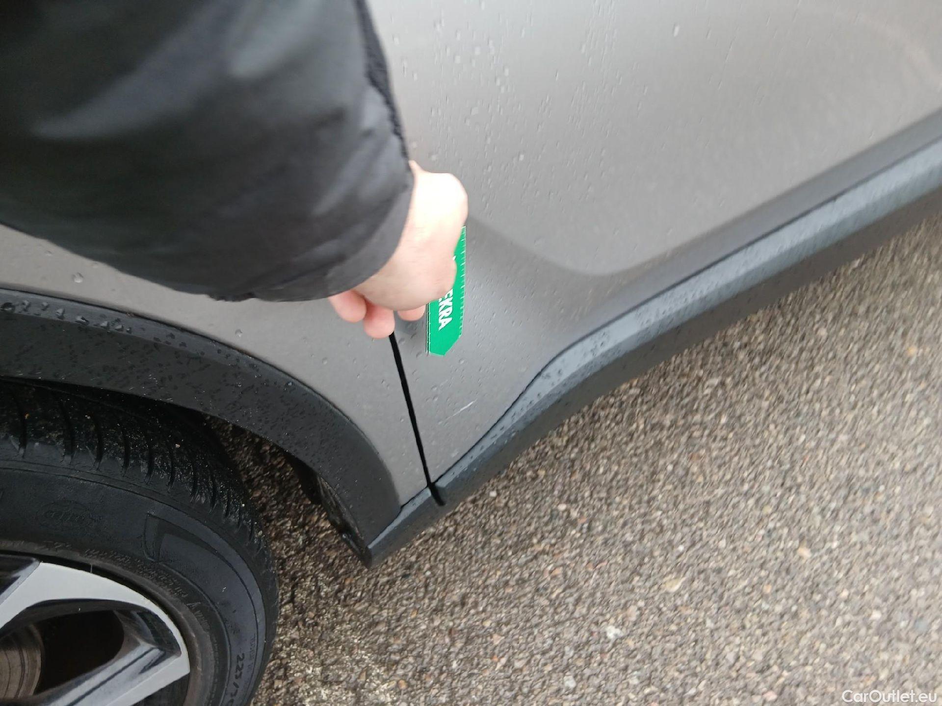  Toyota  C-HR TOYOTA  / 2016 / 5P / todoterreno 1.8 125H Advance (CX) #13