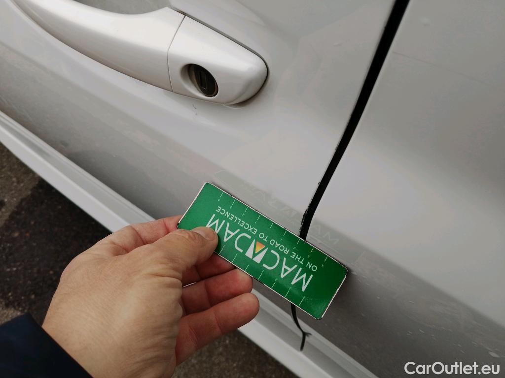  Peugeot  208 PEUGEOT  / 2019 / 5P / berlina con portón BlueHDi 73kW (100CV) Active Pack (AC) #6