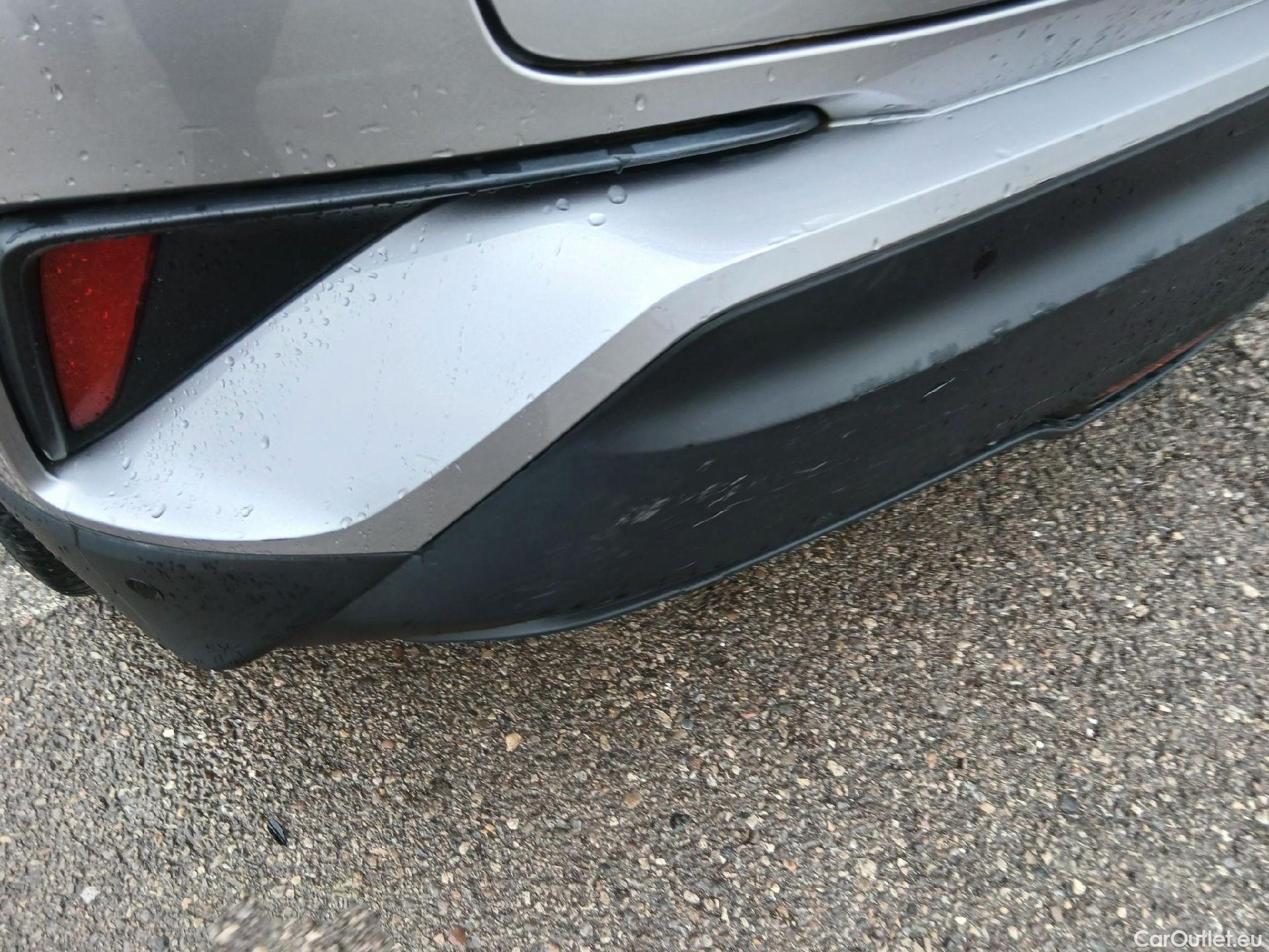  Toyota  C-HR TOYOTA  / 2016 / 5P / todoterreno 1.8 125H Advance (CX) #16