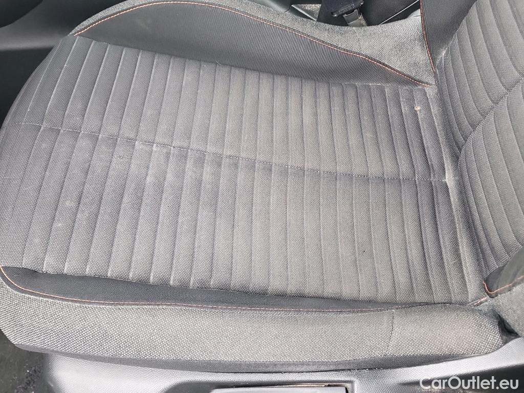  Peugeot  2008 PEUGEOT  / 2019 / 5P / todoterreno Active BlueHDI 100 S&S BVM6 #7