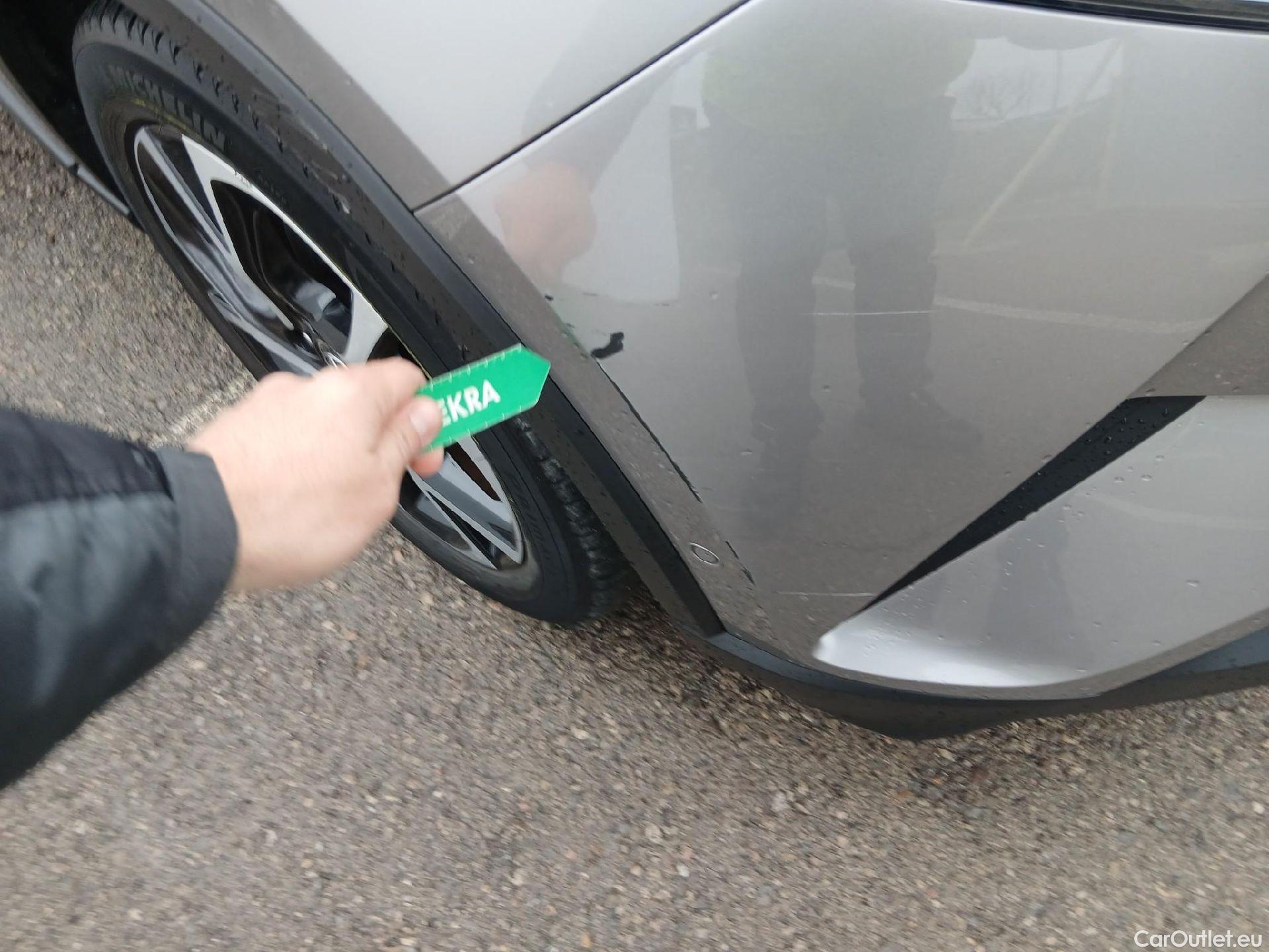  Toyota  C-HR TOYOTA  / 2016 / 5P / todoterreno 1.8 125H Advance (CX) #1