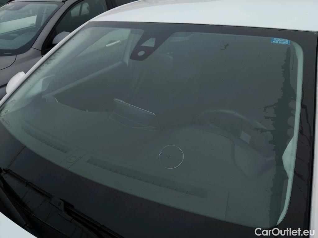  Peugeot  208 PEUGEOT  / 2019 / 5P / berlina con portón BlueHDi 73kW (100CV) Active Pack (AC) #1