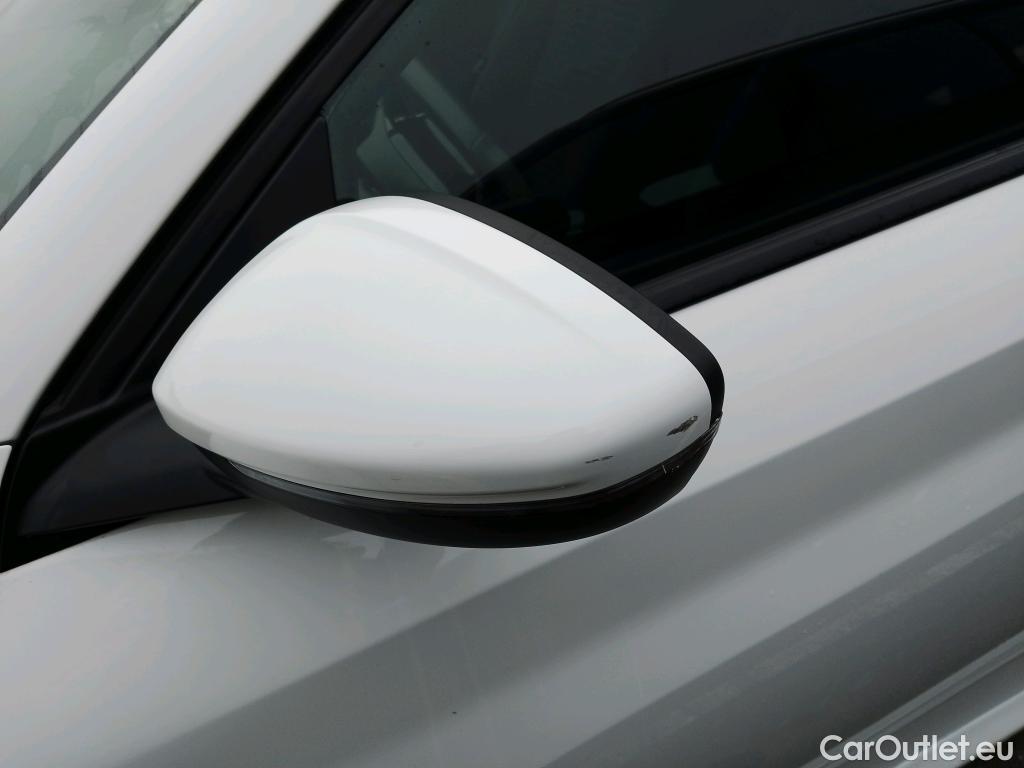  Peugeot  208 PEUGEOT  / 2019 / 5P / berlina con portón BlueHDi 73kW (100CV) Active Pack (AC) #16