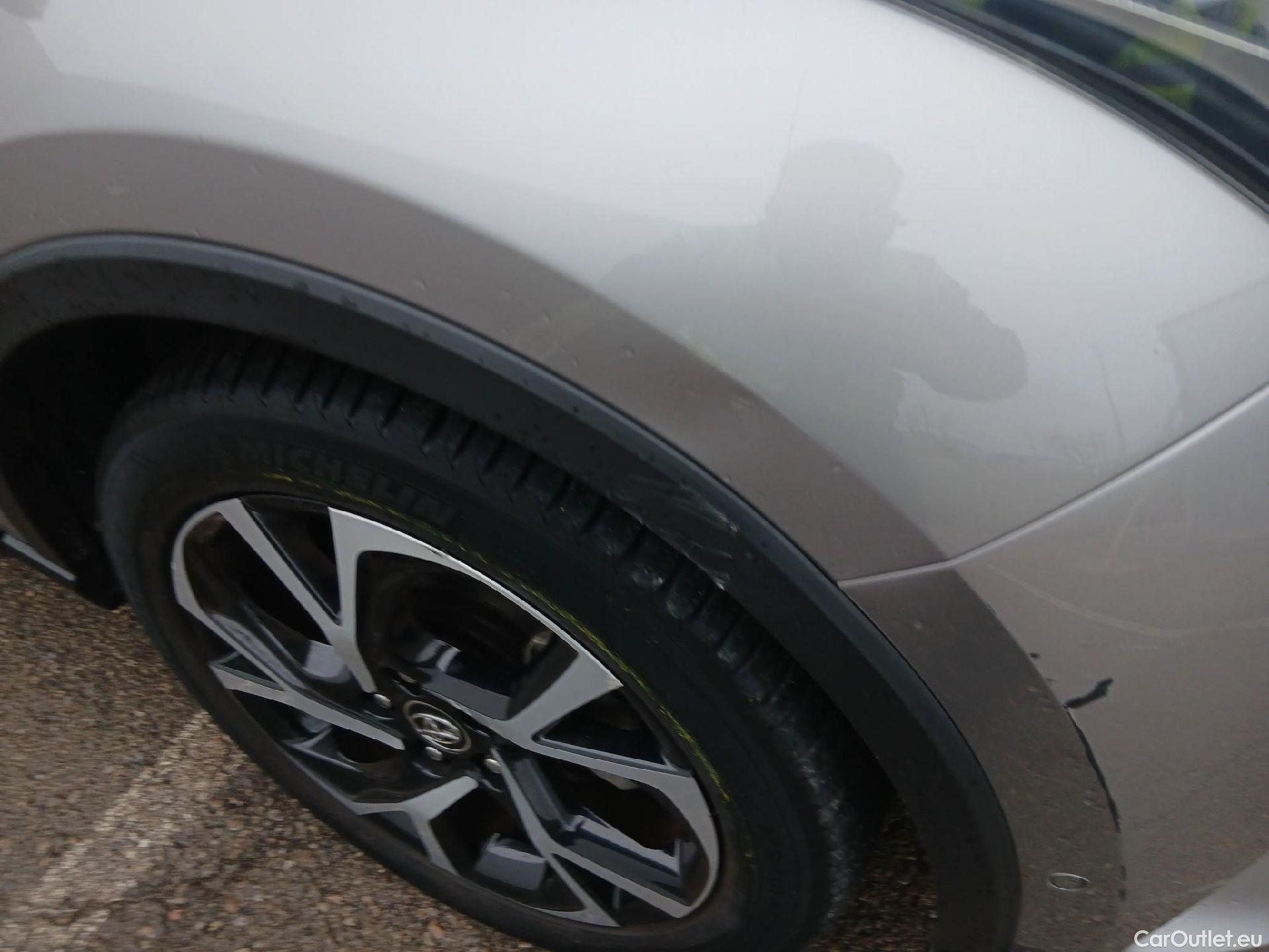  Toyota  C-HR TOYOTA  / 2016 / 5P / todoterreno 1.8 125H Advance (CX) #30