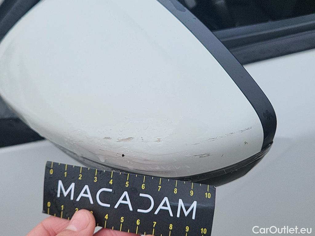  Peugeot  2008 PEUGEOT  / 2019 / 5P / todoterreno Active BlueHDI 100 S&S BVM6 #14