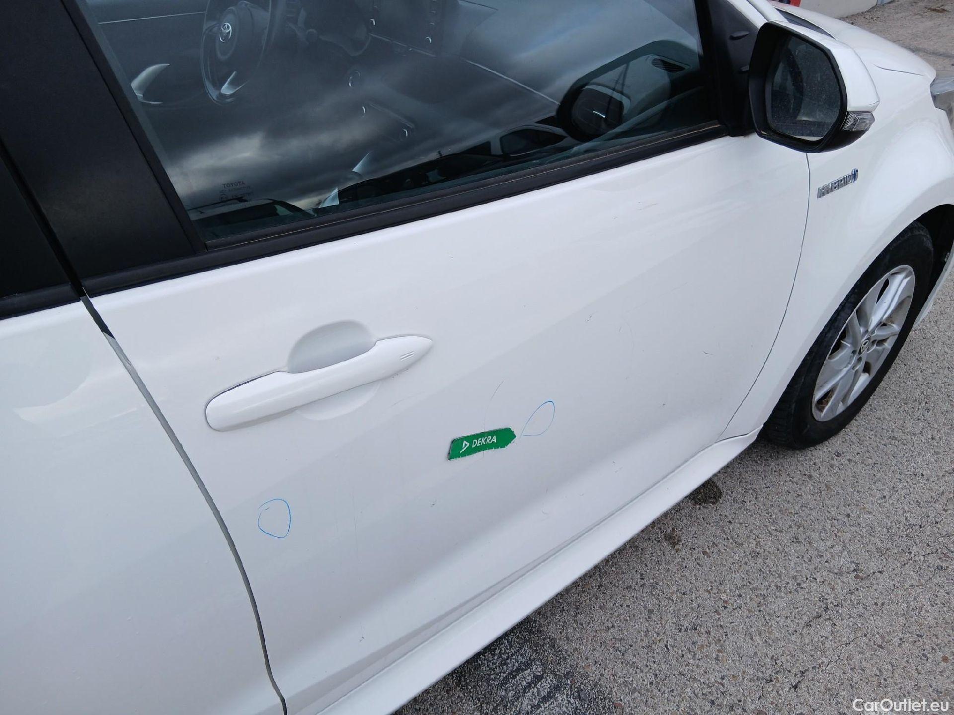  Toyota  Yaris TOYOTA  / 2020 / 5P / berlina con portón 1.5 120H Active Tech #42