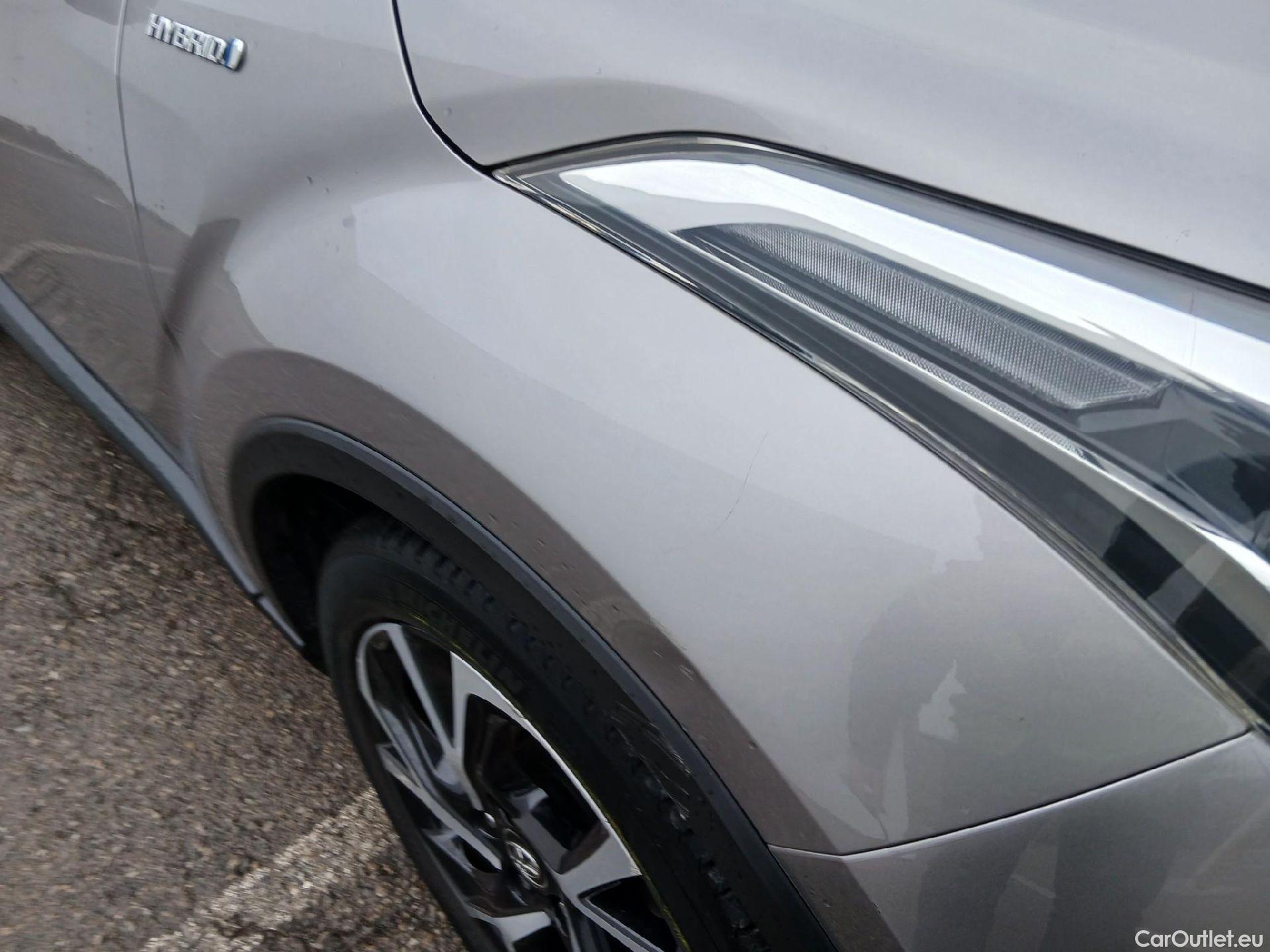  Toyota  C-HR TOYOTA  / 2016 / 5P / todoterreno 1.8 125H Advance (CX) #27