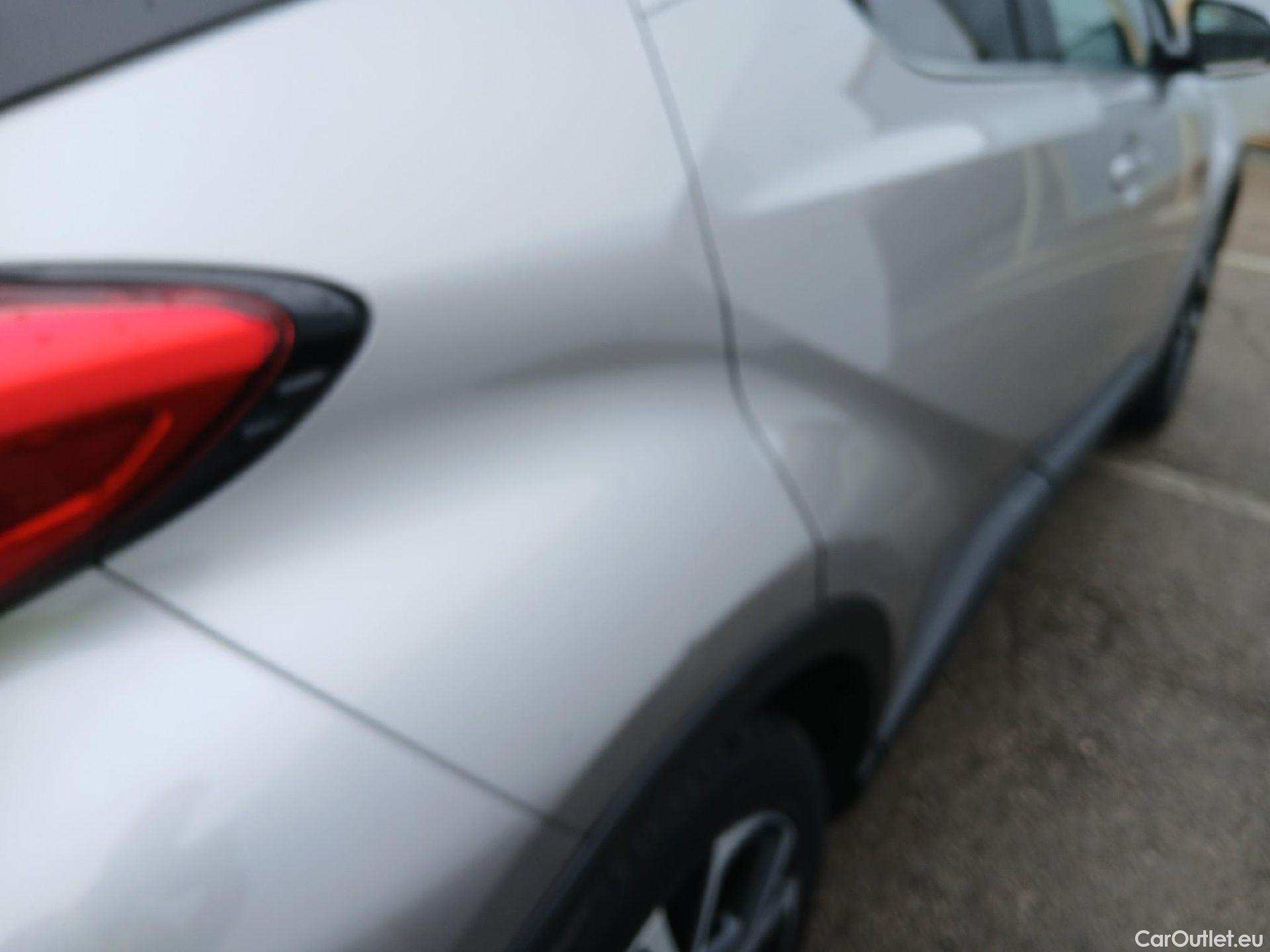  Toyota  C-HR TOYOTA  / 2016 / 5P / todoterreno 1.8 125H Advance (CX) #21