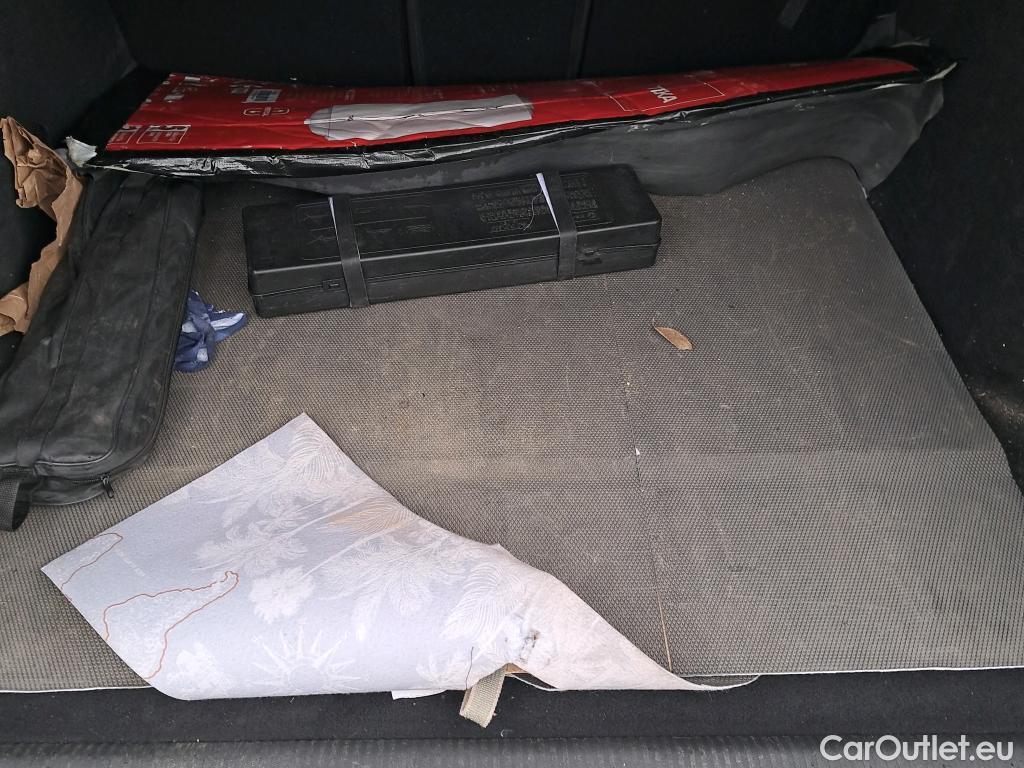  Peugeot  308 PEUGEOT  / 2021 / 5P / familiar SW Active Pack BlueHDi 130 S&S EAT8 #7