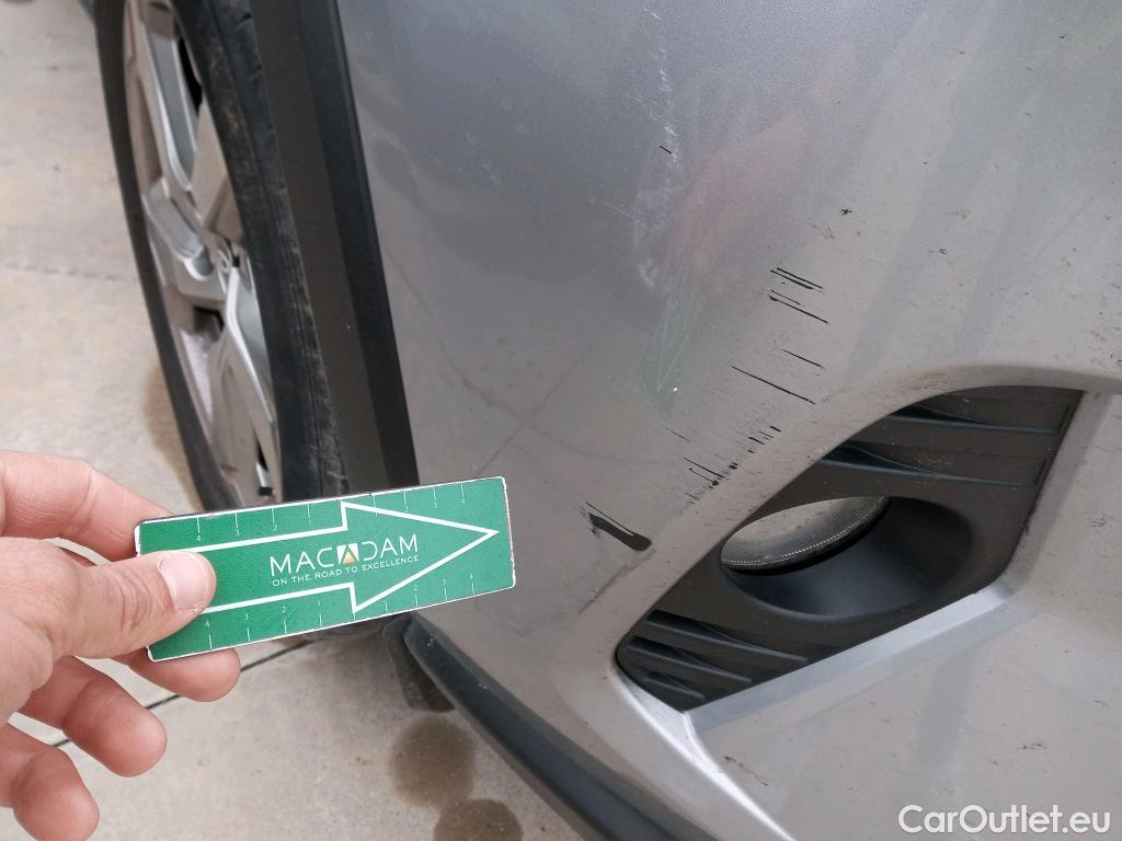  Toyota  RAV4 TOYOTA  / 2018 / 5P / todoterreno 2.5l 220H Advance #17