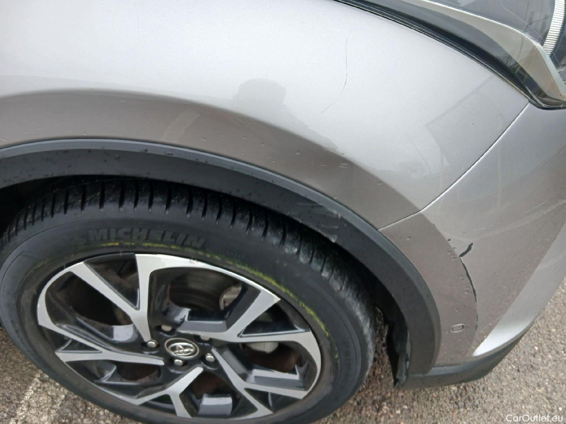  Toyota  C-HR TOYOTA  / 2016 / 5P / todoterreno 1.8 125H Advance (CX) #29