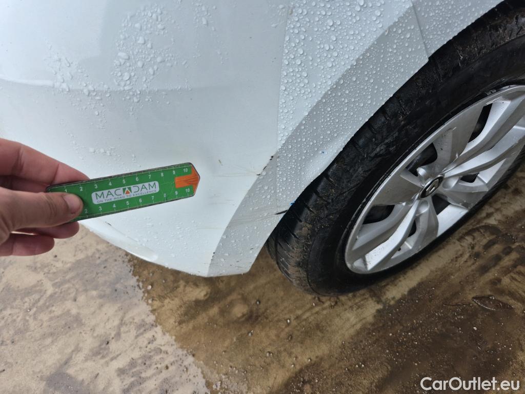  Renault  Clio RENAULT  / 2019 / 5P / berlina con portón Business Blue dCi 74kW (100CV) #13