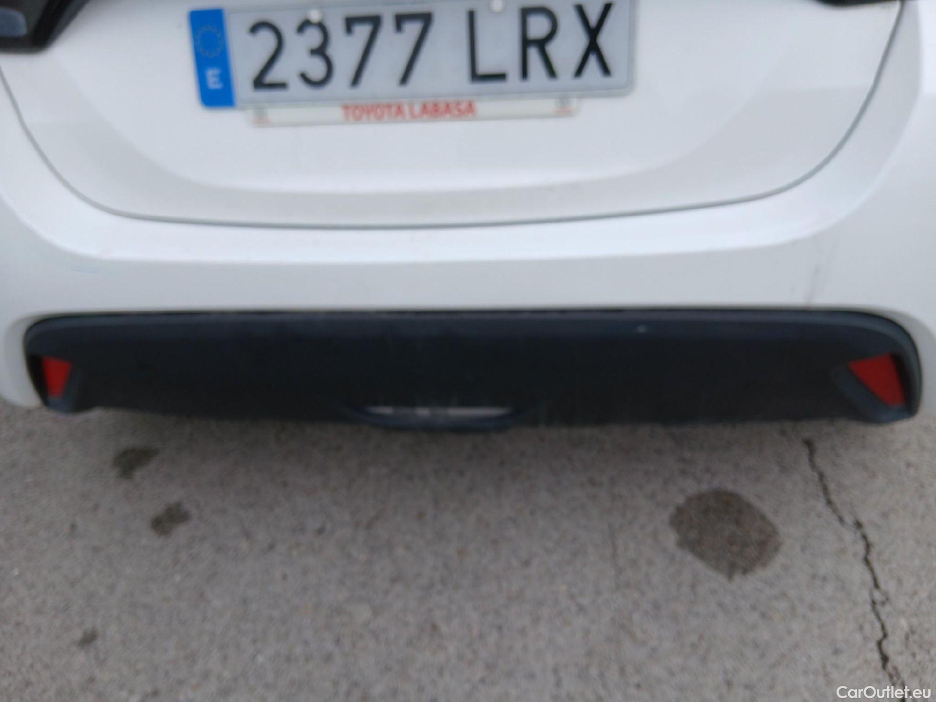  Toyota  Yaris TOYOTA  / 2020 / 5P / berlina con portón 1.5 120H Active Tech #30