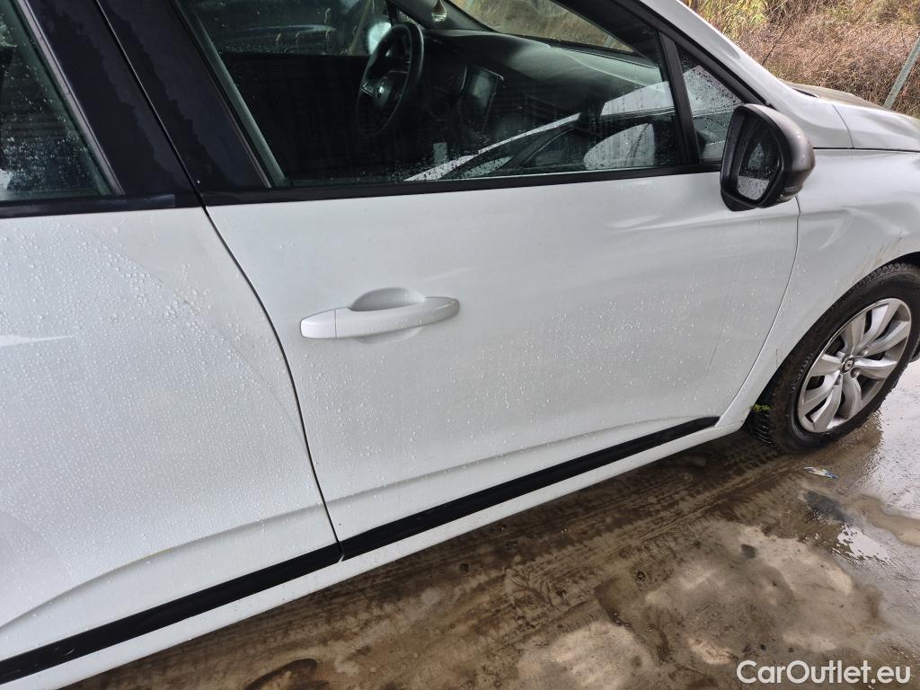  Renault  Clio RENAULT  / 2019 / 5P / berlina con portón Business Blue dCi 74kW (100CV) #30