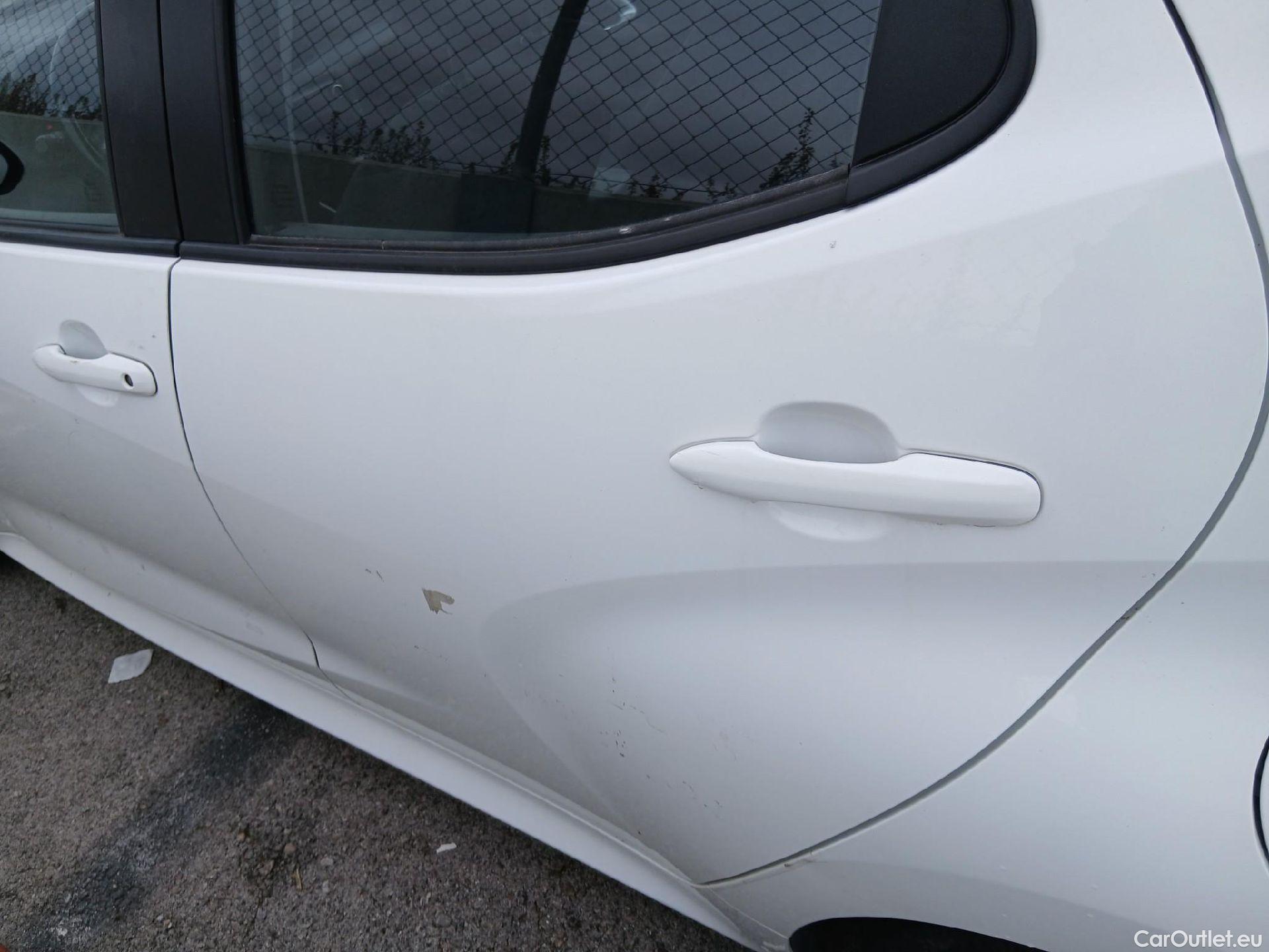  Toyota  Yaris TOYOTA  / 2020 / 5P / berlina con portón 1.5 120H Active Tech #15