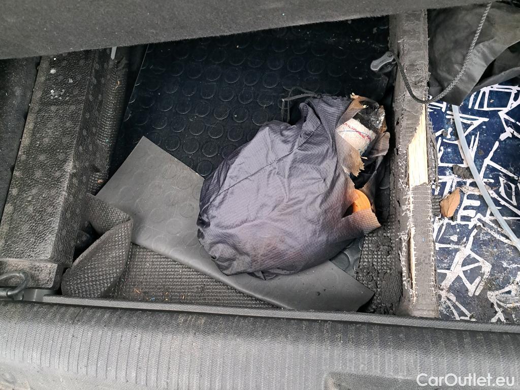  Peugeot  308 PEUGEOT  / 2021 / 5P / familiar SW Active Pack BlueHDi 130 S&S EAT8 #2