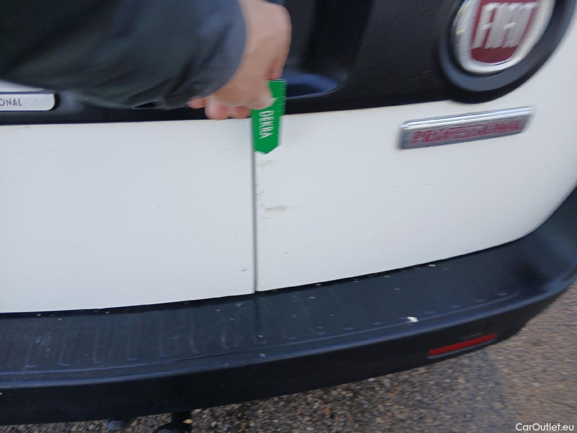  Fiat  Doblo FIAT Doblò Cargo/2015/4P/furgón derivado de turismo Cargo Maxi SX 1.6 Mjet 77kW (105CV) #17