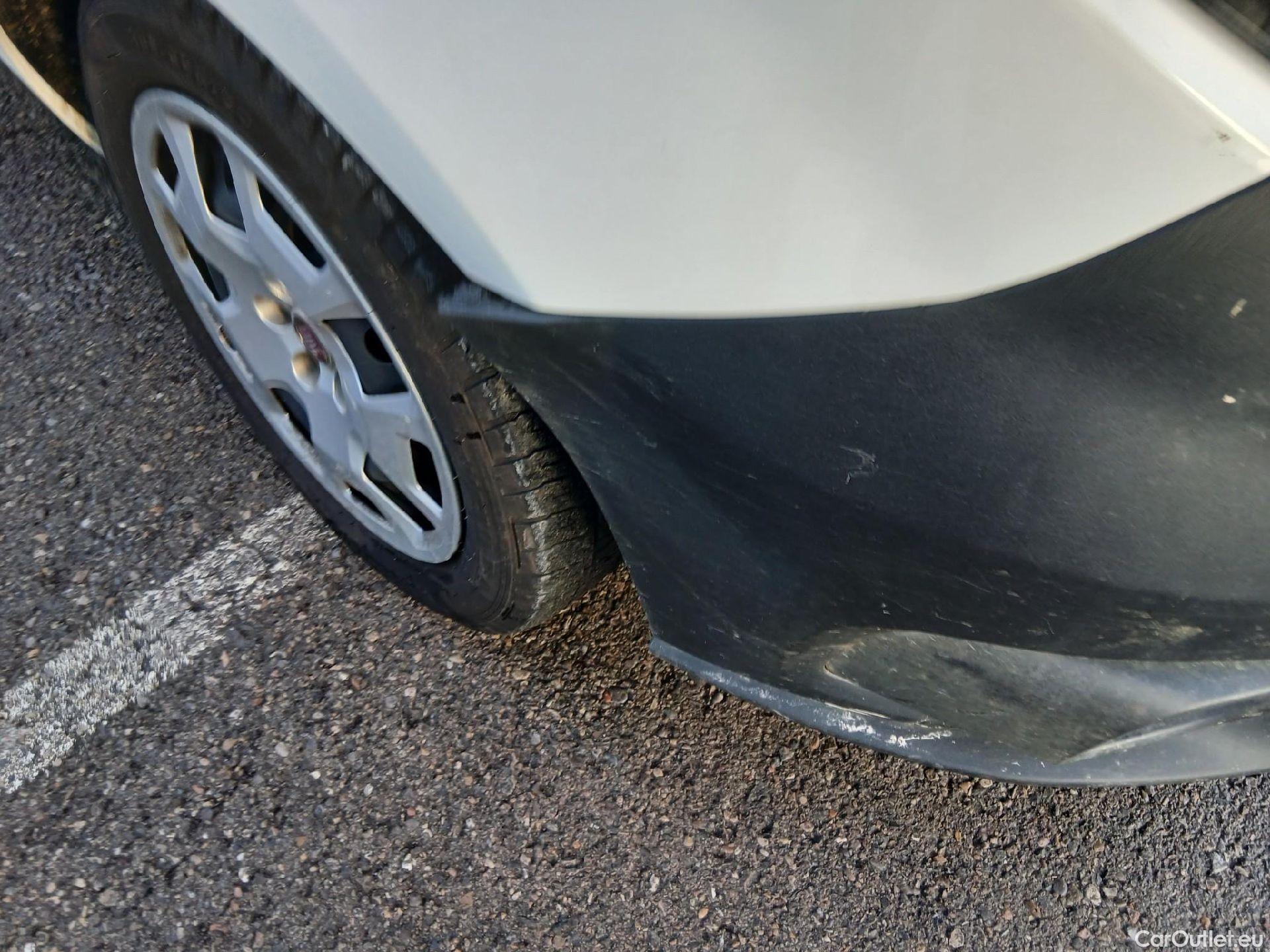  Fiat  Doblo FIAT Doblò Cargo/2015/4P/furgón derivado de turismo Cargo Maxi SX 1.6 Mjet 77kW (105CV) #4