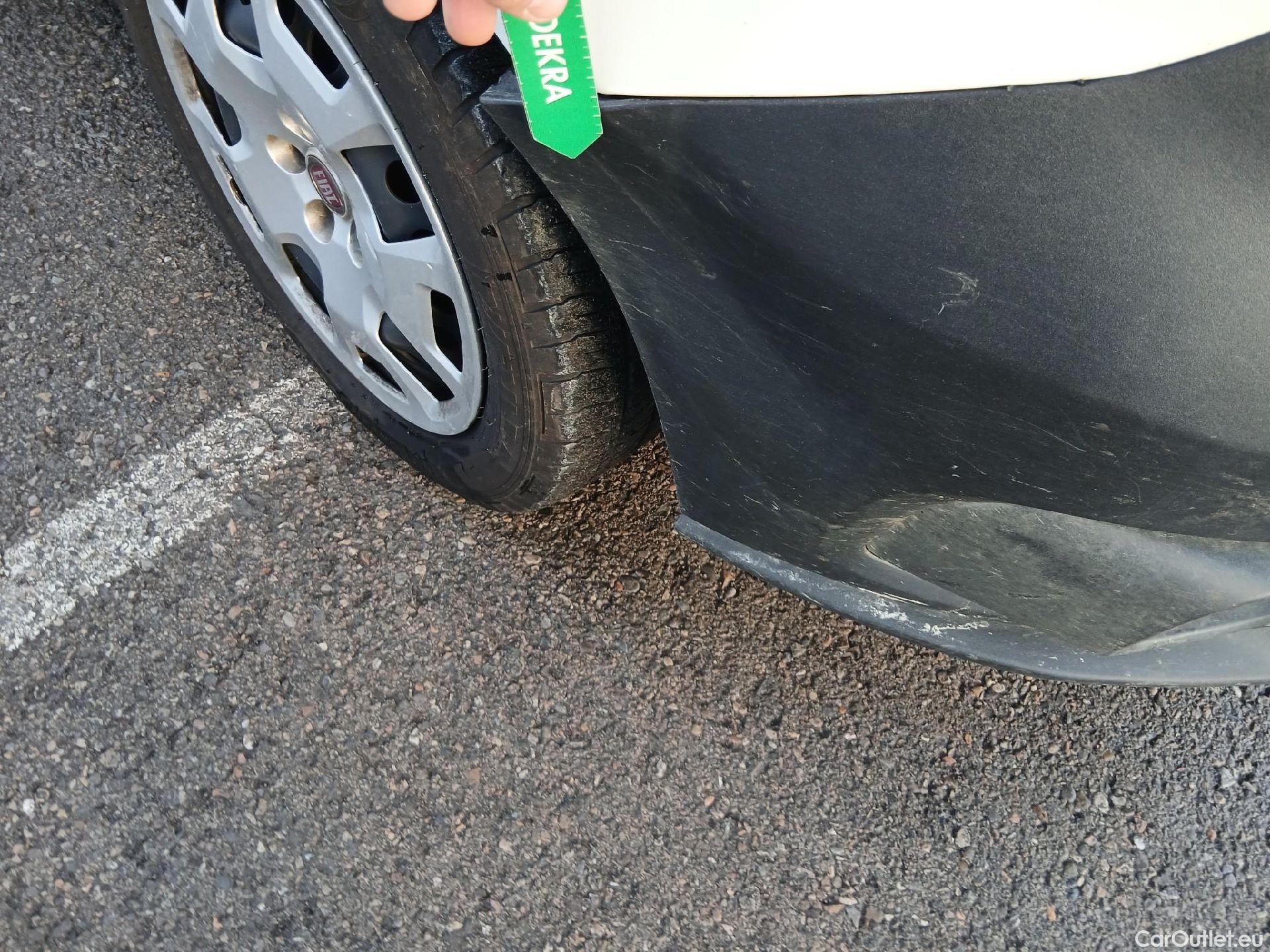  Fiat  Doblo FIAT Doblò Cargo/2015/4P/furgón derivado de turismo Cargo Maxi SX 1.6 Mjet 77kW (105CV) #3