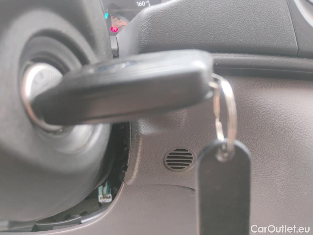  Ford  Transit  Custom Furgón 320 L1 Ambiente 2.0 TDCi 130CV MT6 E6dT #1