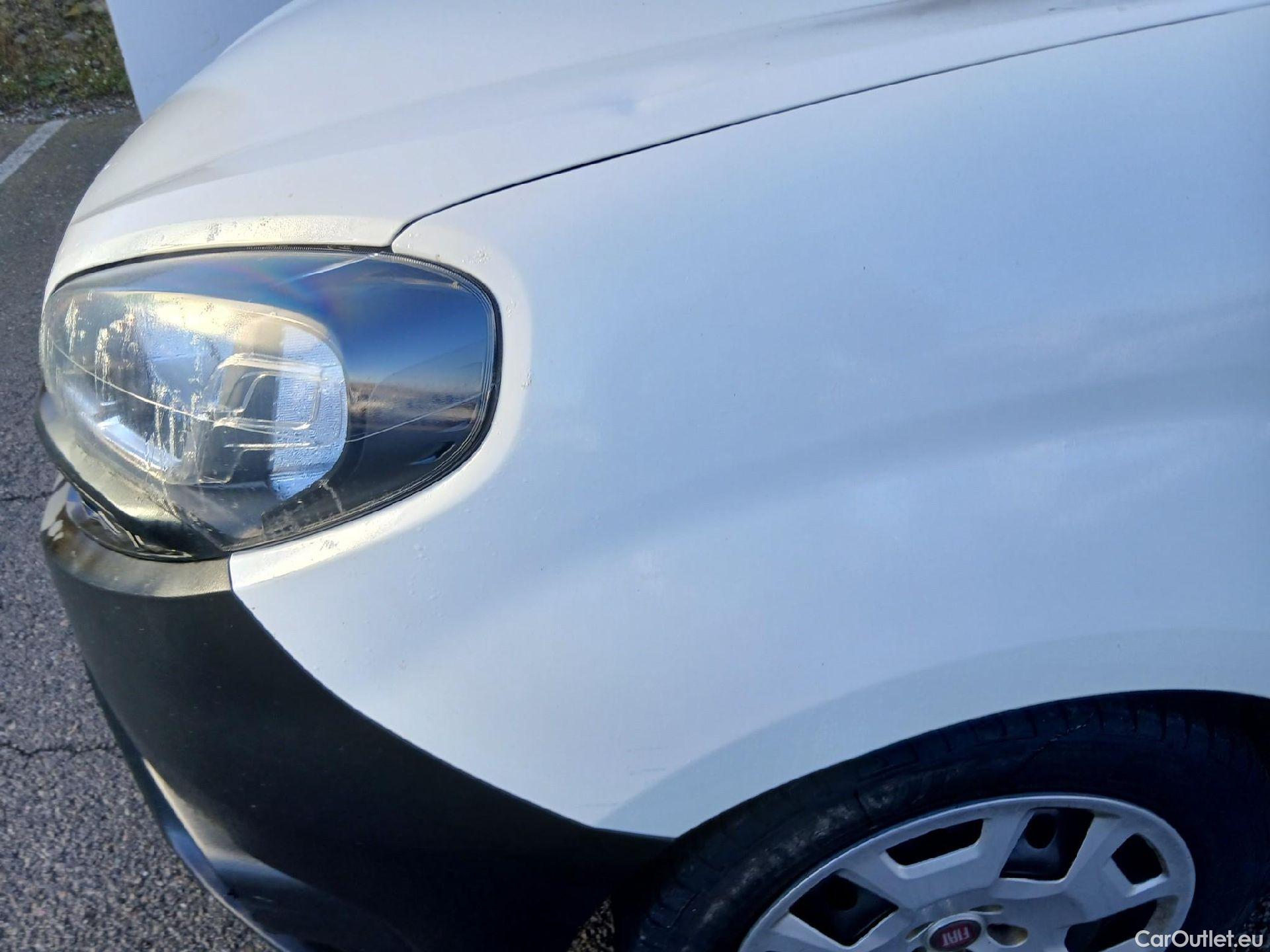  Fiat  Doblo FIAT Doblò Cargo/2015/4P/furgón derivado de turismo Cargo Maxi SX 1.6 Mjet 77kW (105CV) #6