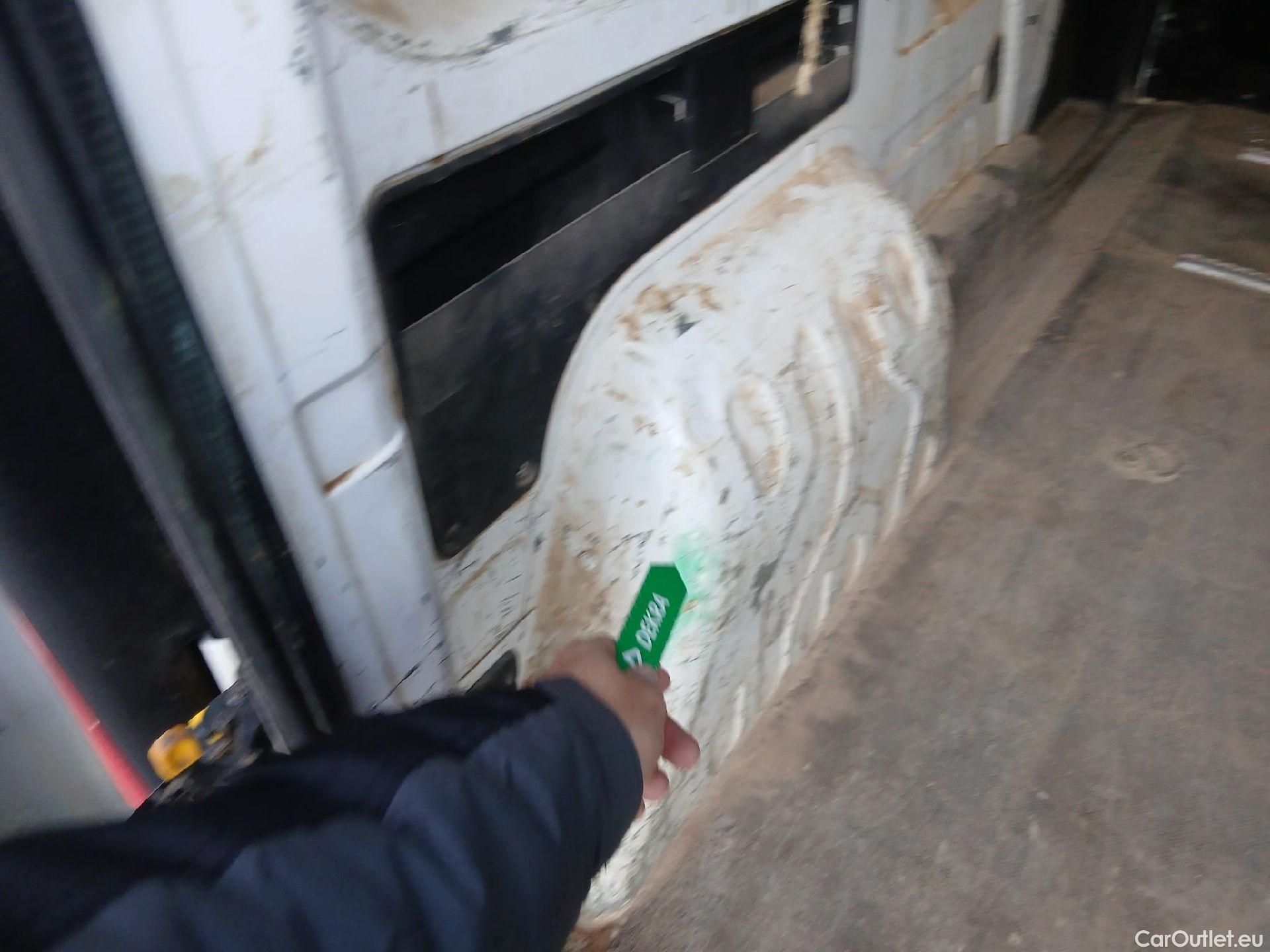  Fiat  Doblo FIAT Doblò Cargo/2015/4P/furgón derivado de turismo Cargo Maxi SX 1.6 Mjet 77kW (105CV) #34